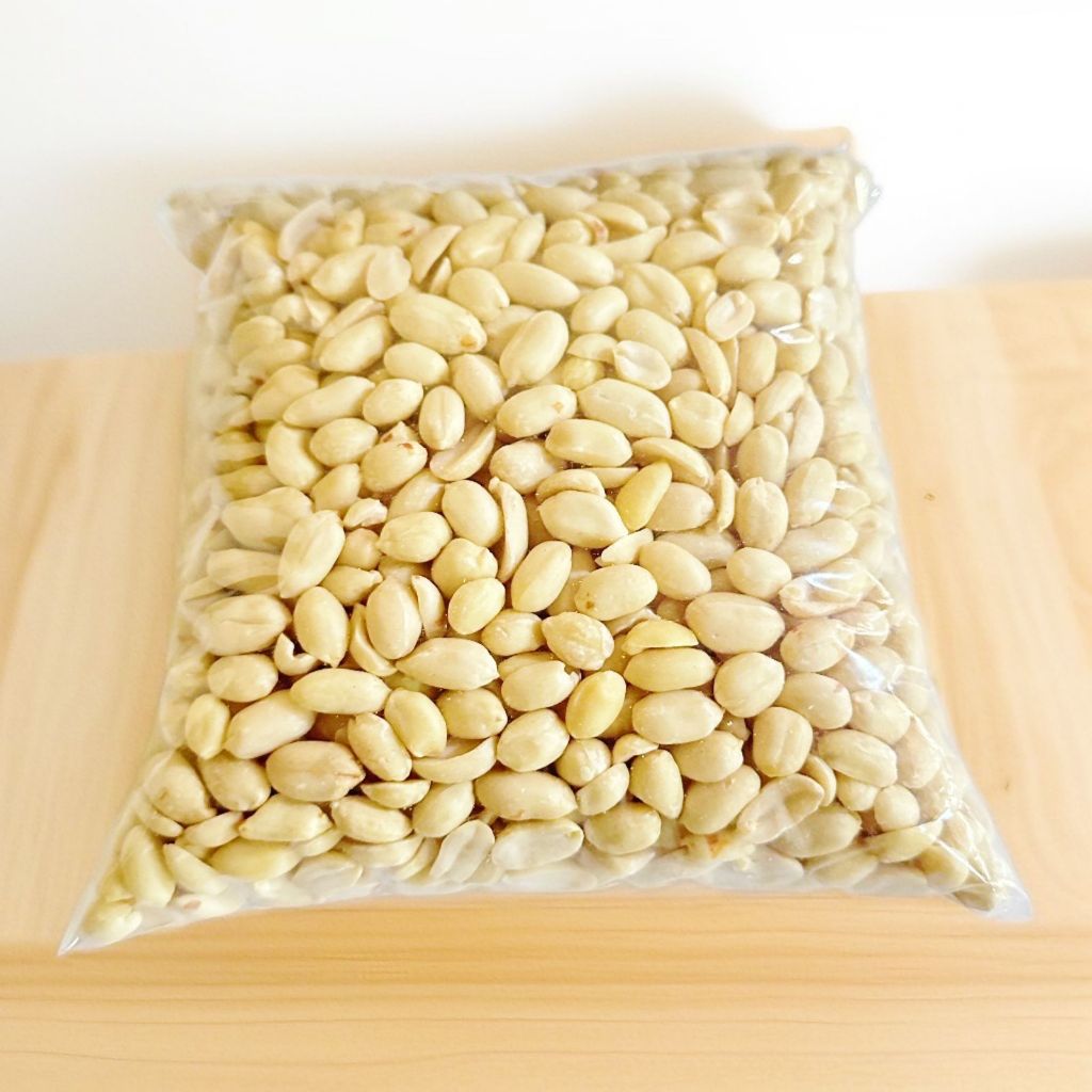 

Kacang Tanah kupas 1 Kg Jumbo