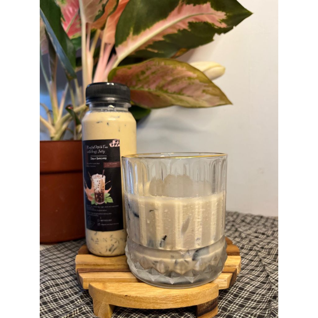 

Roasted Milk Tea with Grass Jelly