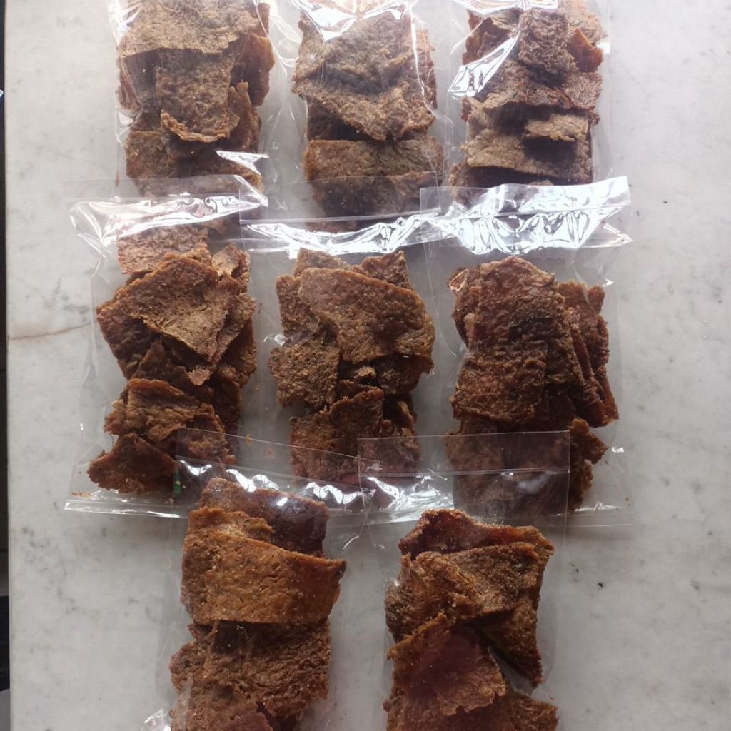 

Paket Hemat 8 Bungkus Dendeng Rinuak Ikan Danau Maninjau