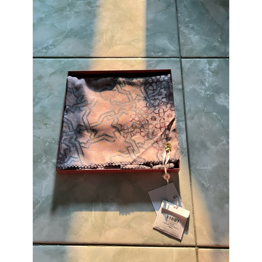 Buttonscarves Haramain Voal Square - Berry (NEW)