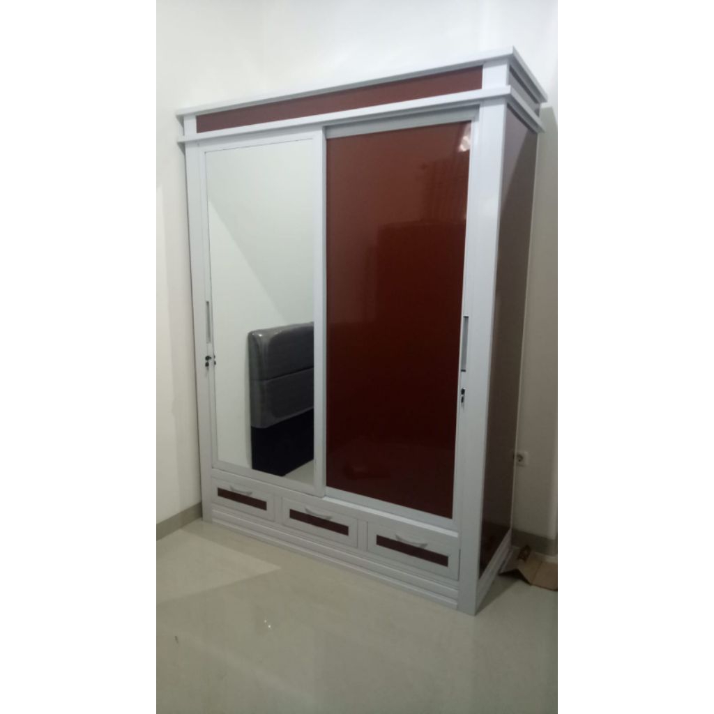 lemari pakaian aluminium bisa di custom