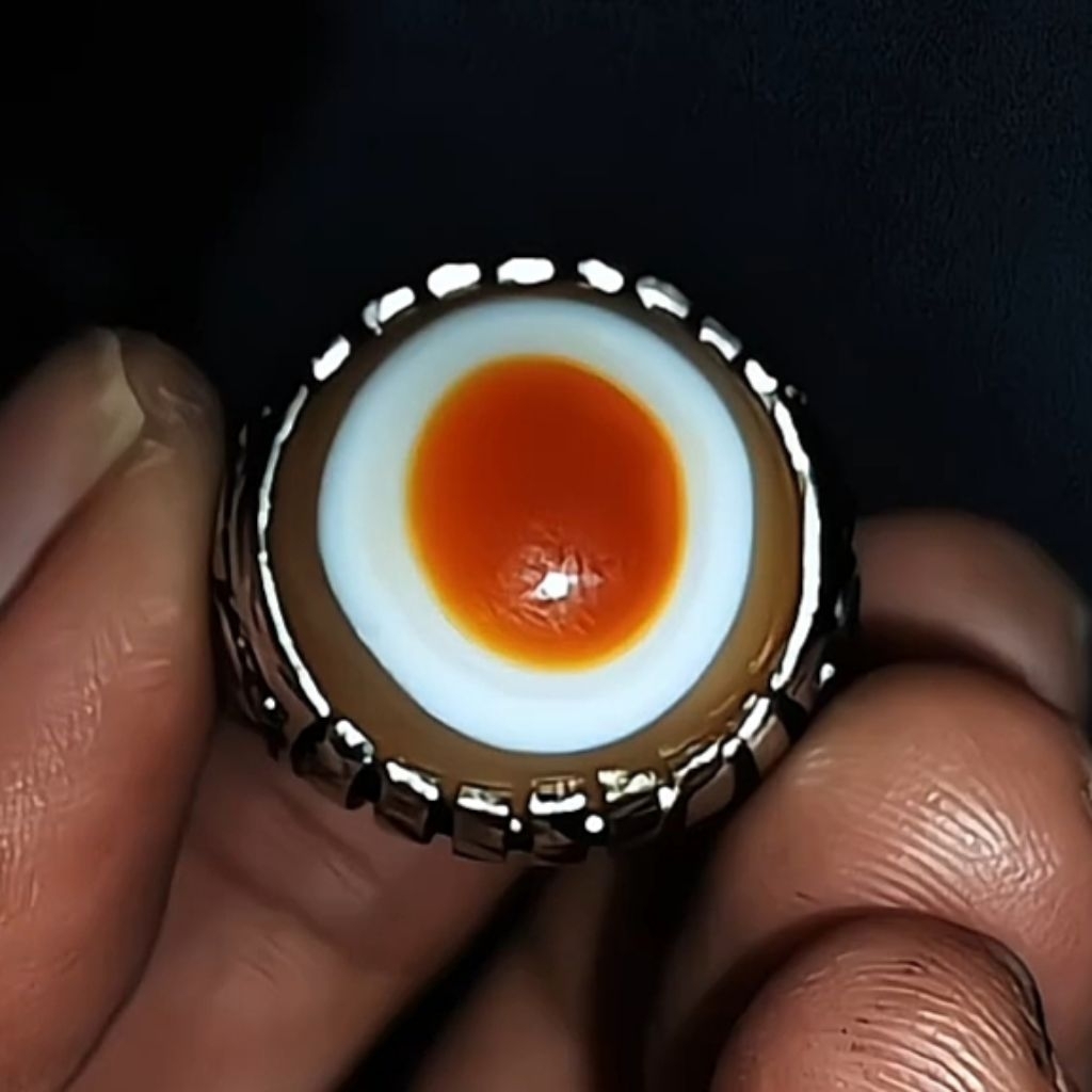 Batu Akik Yaman Mata Merah