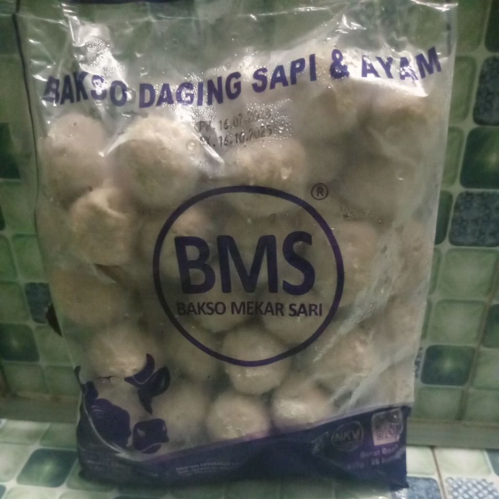 

BMS Bakso Sapi pentol sedang (isi 25pcs) kemasan 625gram BMJ baso mang jaja besar isi ( 10pcs) berat 650gram.