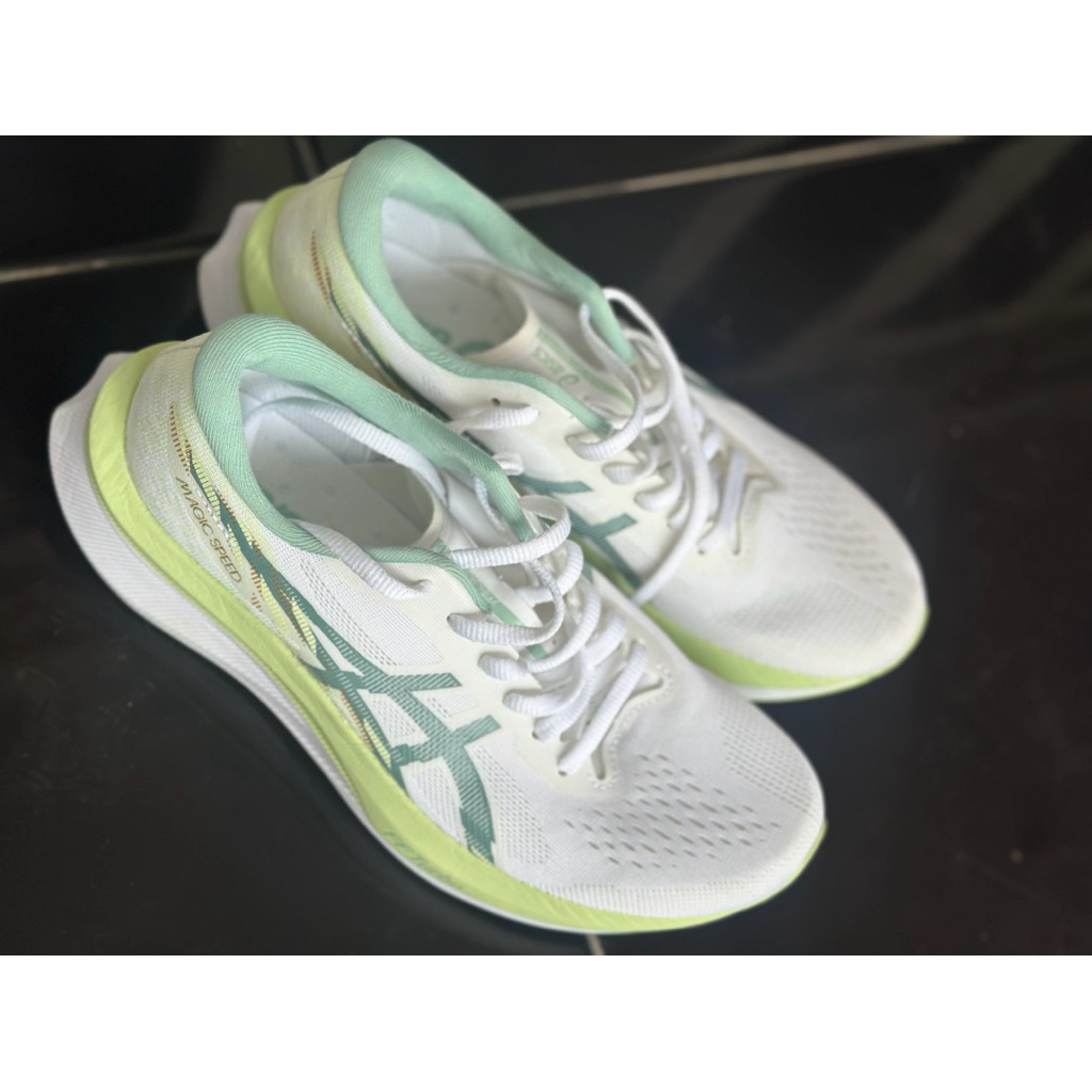 Asics Magic Speed 4 preloved