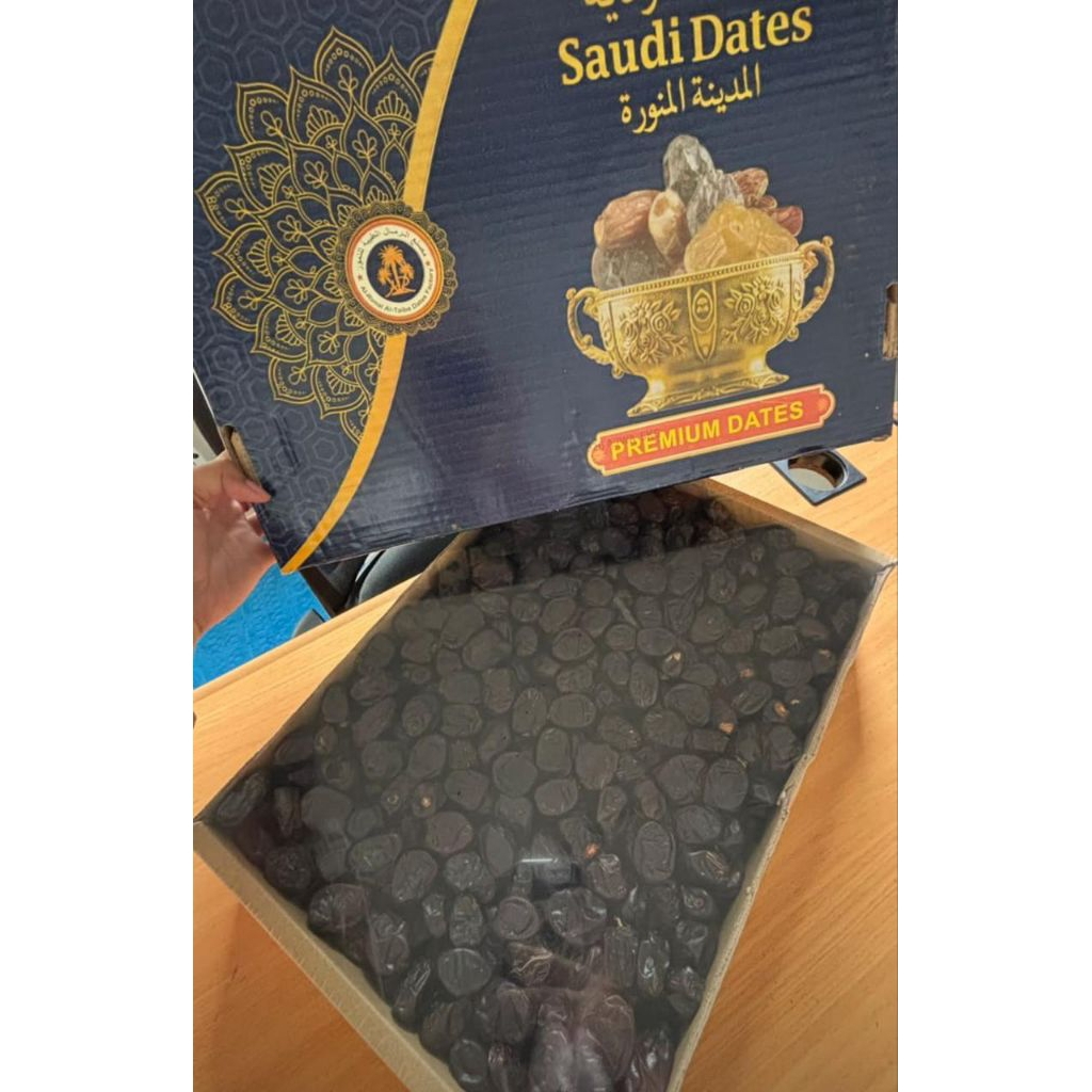 

kurma ajwa premium quality 1 kg kemasan dus