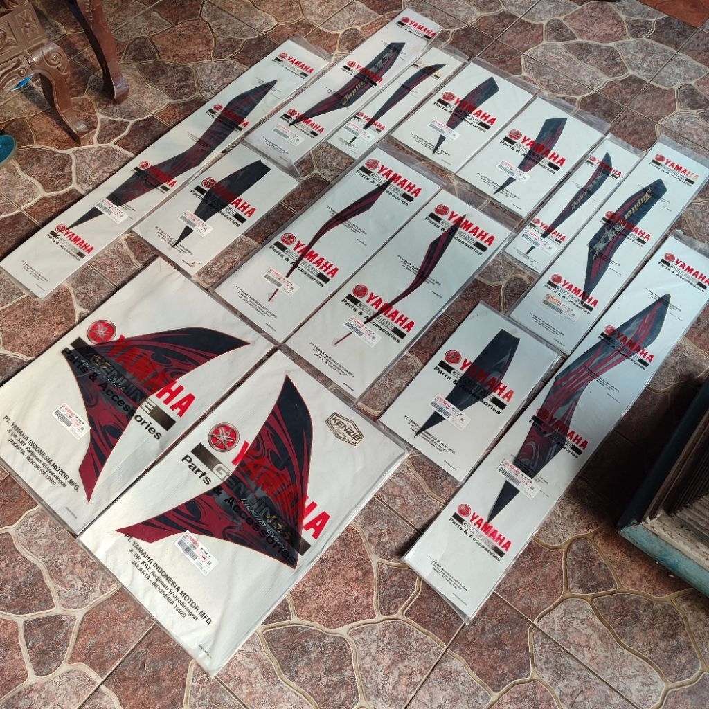 Stiker Striping Jupiter MX New 135 Merah marun 2011 50C Original YGP
