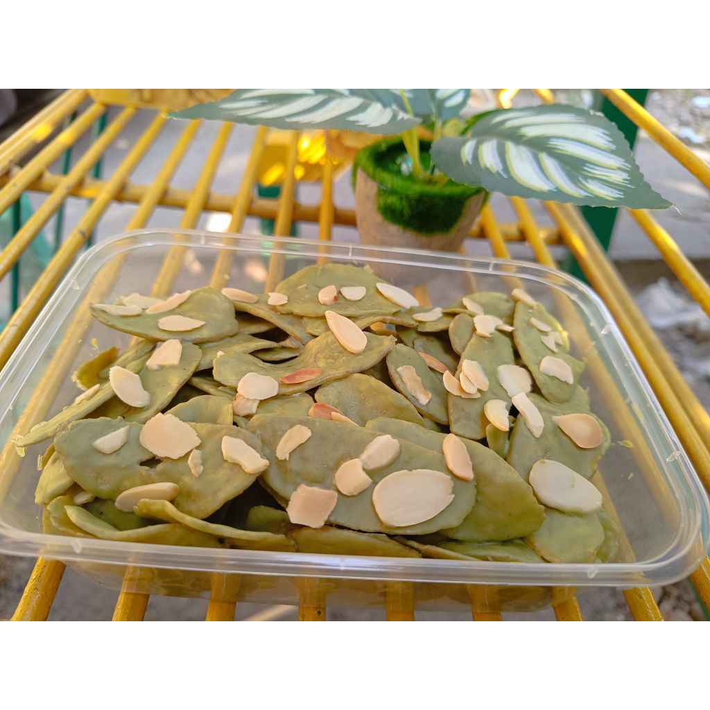 

Keripik Pisang Lumer | Keripik Pisang Coklat Lumer 200g | Greentea Almond