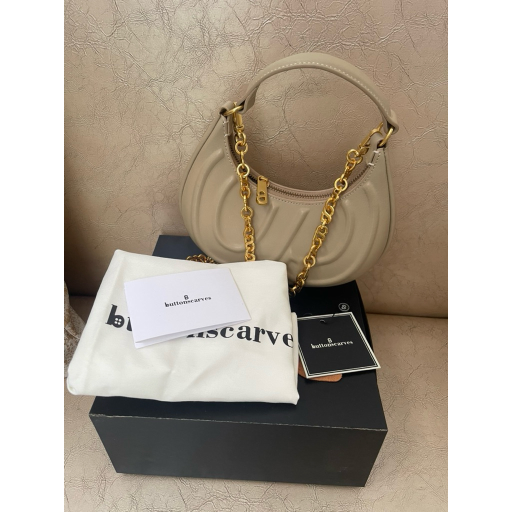 preloved mindy bag buttonscarves