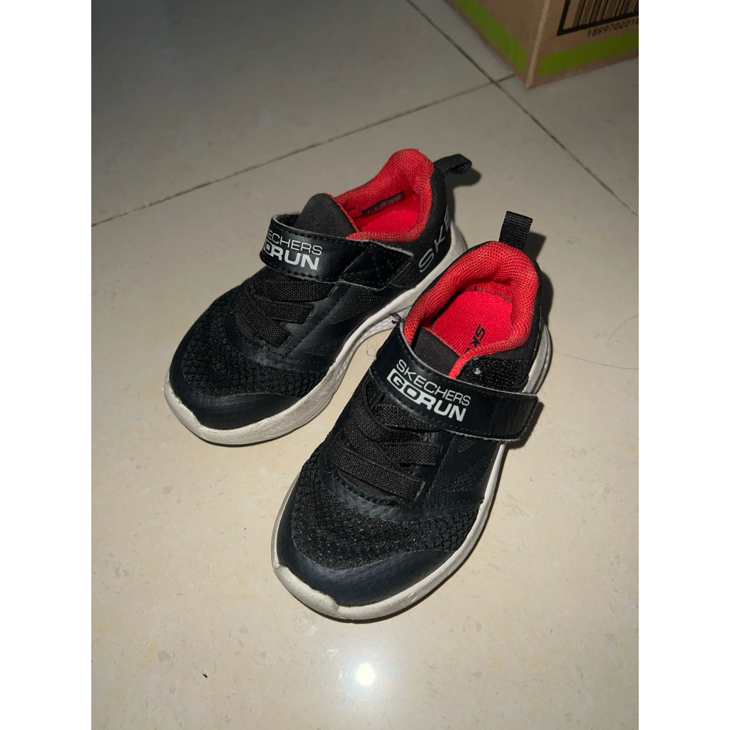 Sepatu Anak Skechers Go Run Size 23 Hitam Putih
