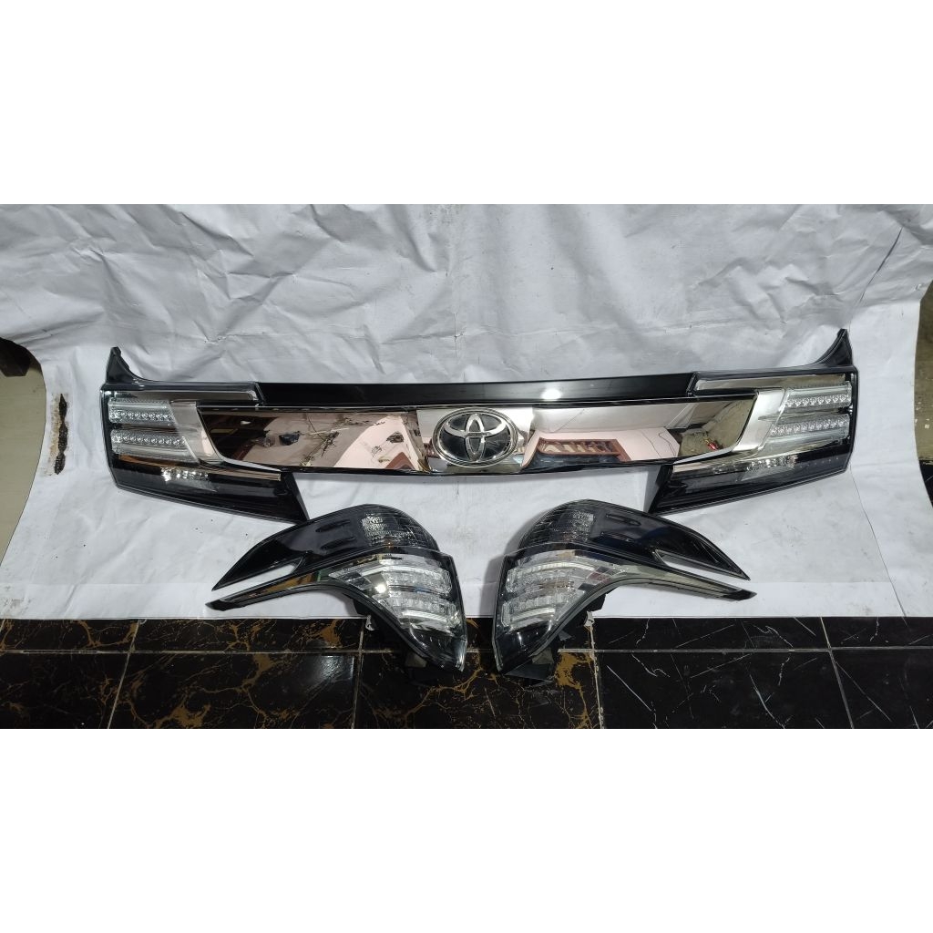Lampu belakang Vellfire Fullset 2017