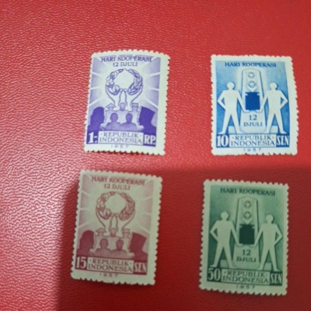 

perangko lama hari koperasi 12 Djuli isi 4 pcs