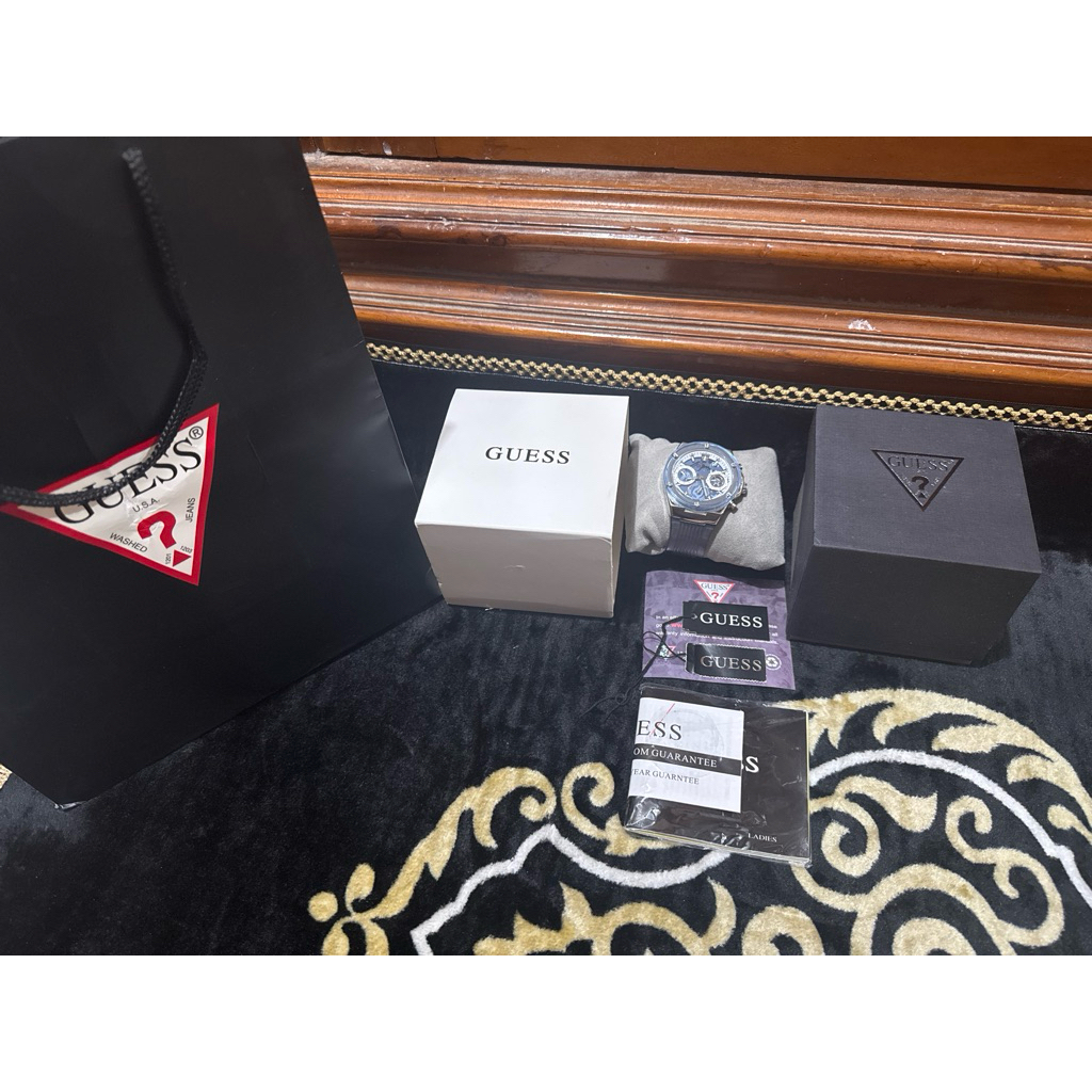 Preloved Jam Tangan Guess