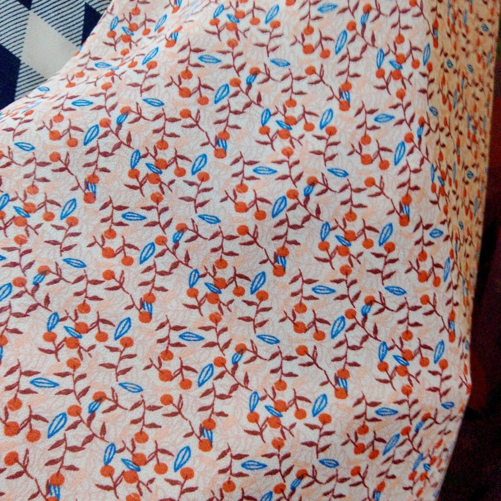 Kain Satin Motif Daun Oranye Biru / Kain Satin Meteran, (Harga Kain Per½ Meter)