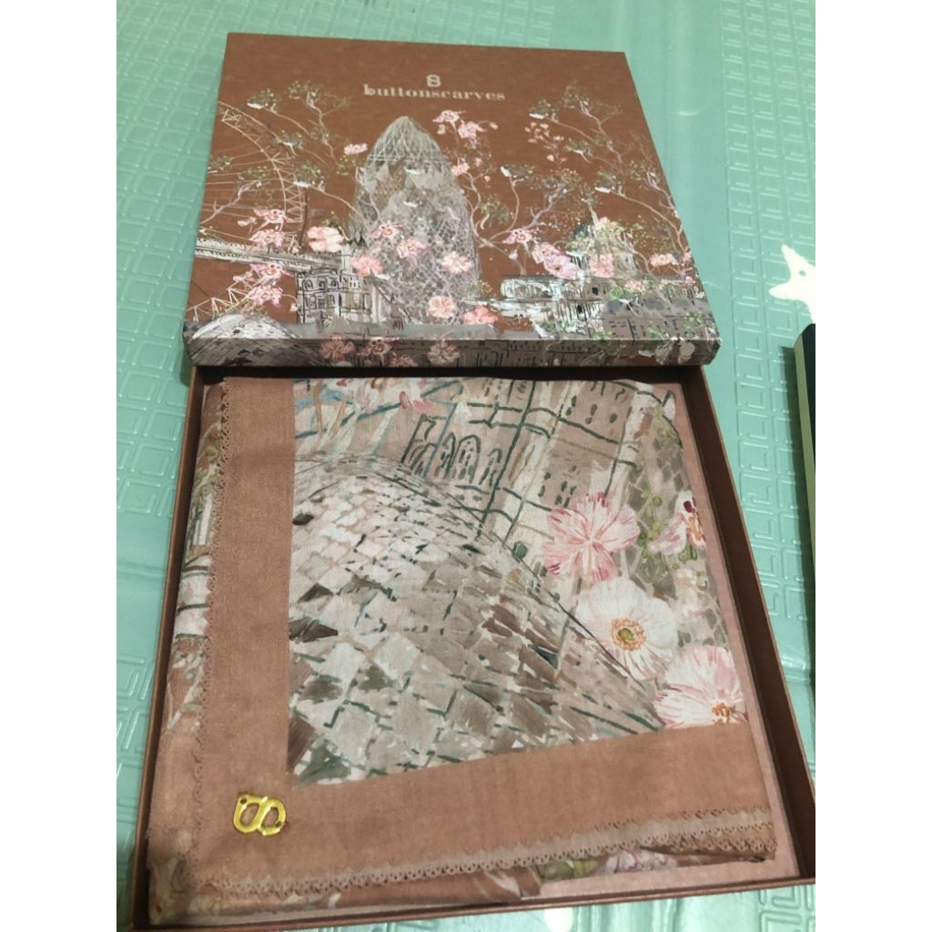 preloved buttonscarves British ginkgo