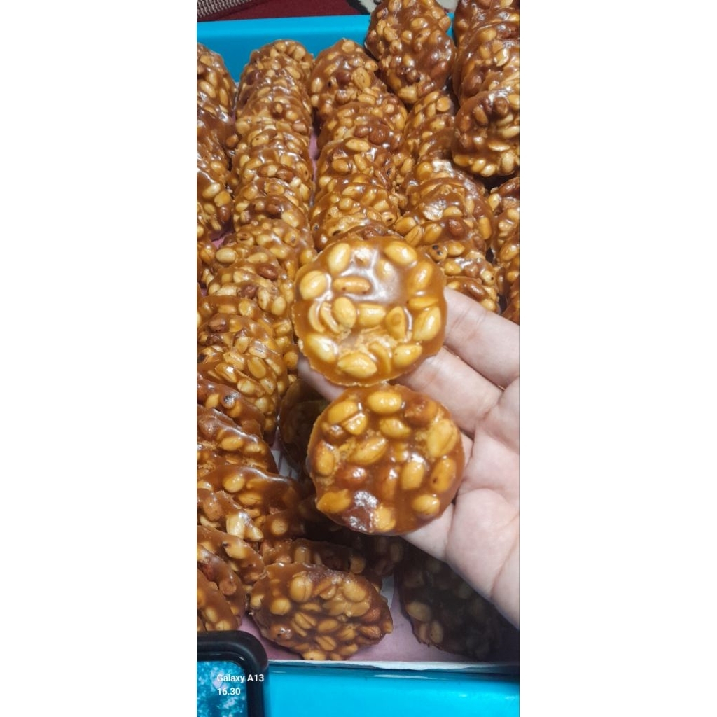 

promo kue kacang kalwa suuk isi 10 pcs kue tradisional