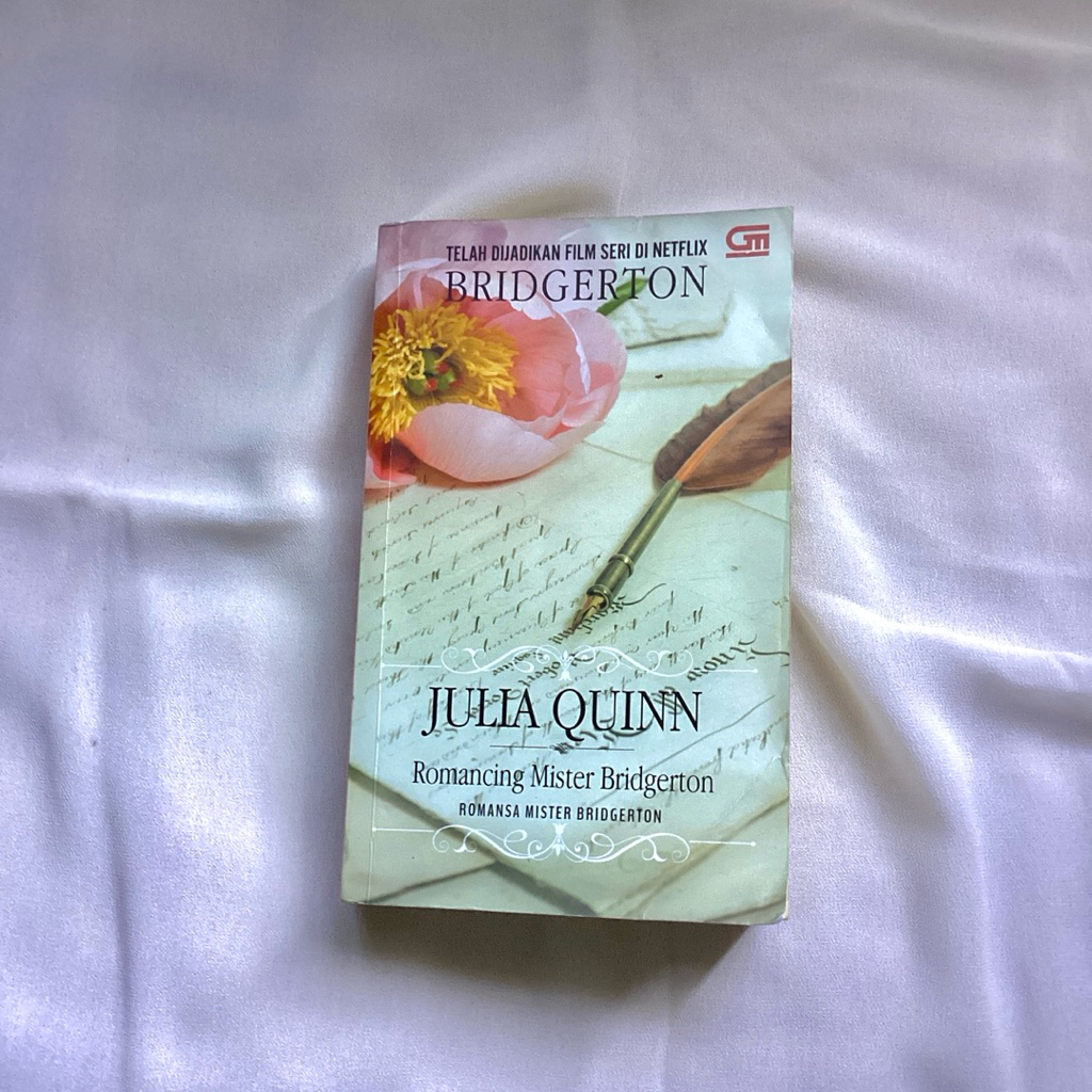 Preloved Novel Romancing Mr. Bridgerton Julia Quinn