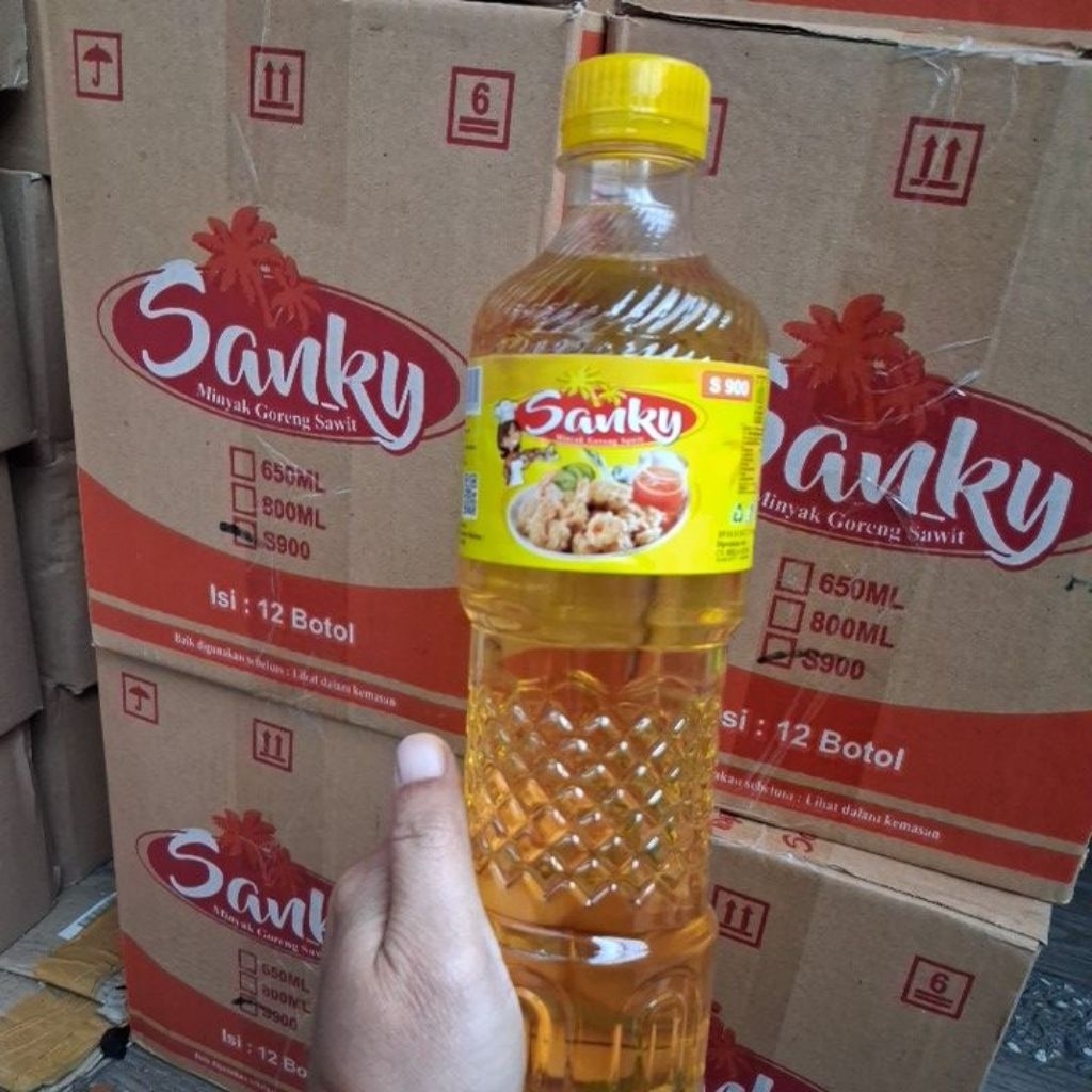 

Minyak goreng Sanky 1 dus isi 12 pcs s900 kemasan 700ml