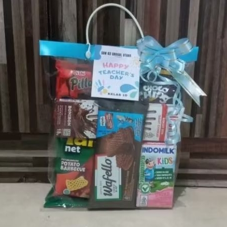 

Paket snack ultah ulang tahun/bingkisan snack ultah anak praktis free kartu ucapan