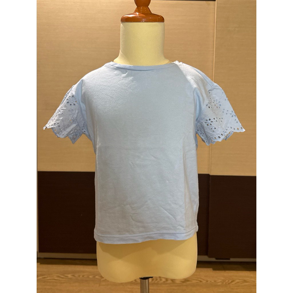 Preloved T-Shirt kaos polos warna biru anak perempuan Uniqlo kids