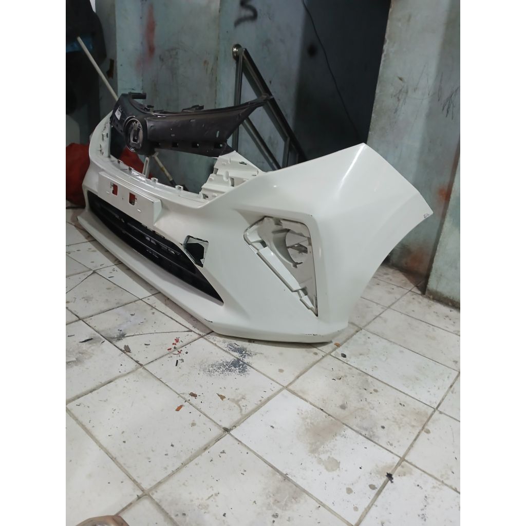 bumper depan sigra 2023 original