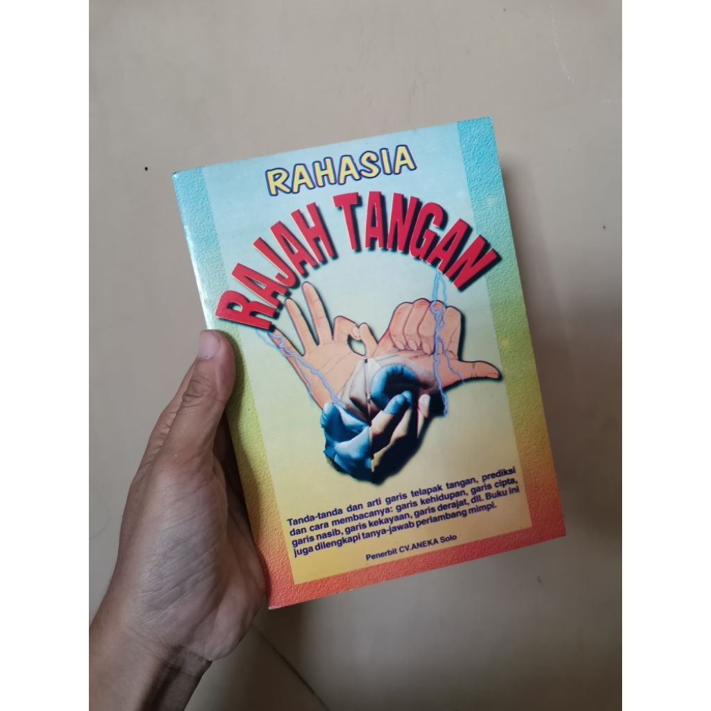 Buku Rahasia rajah tangan dilengkapi cara membaca garis tangan