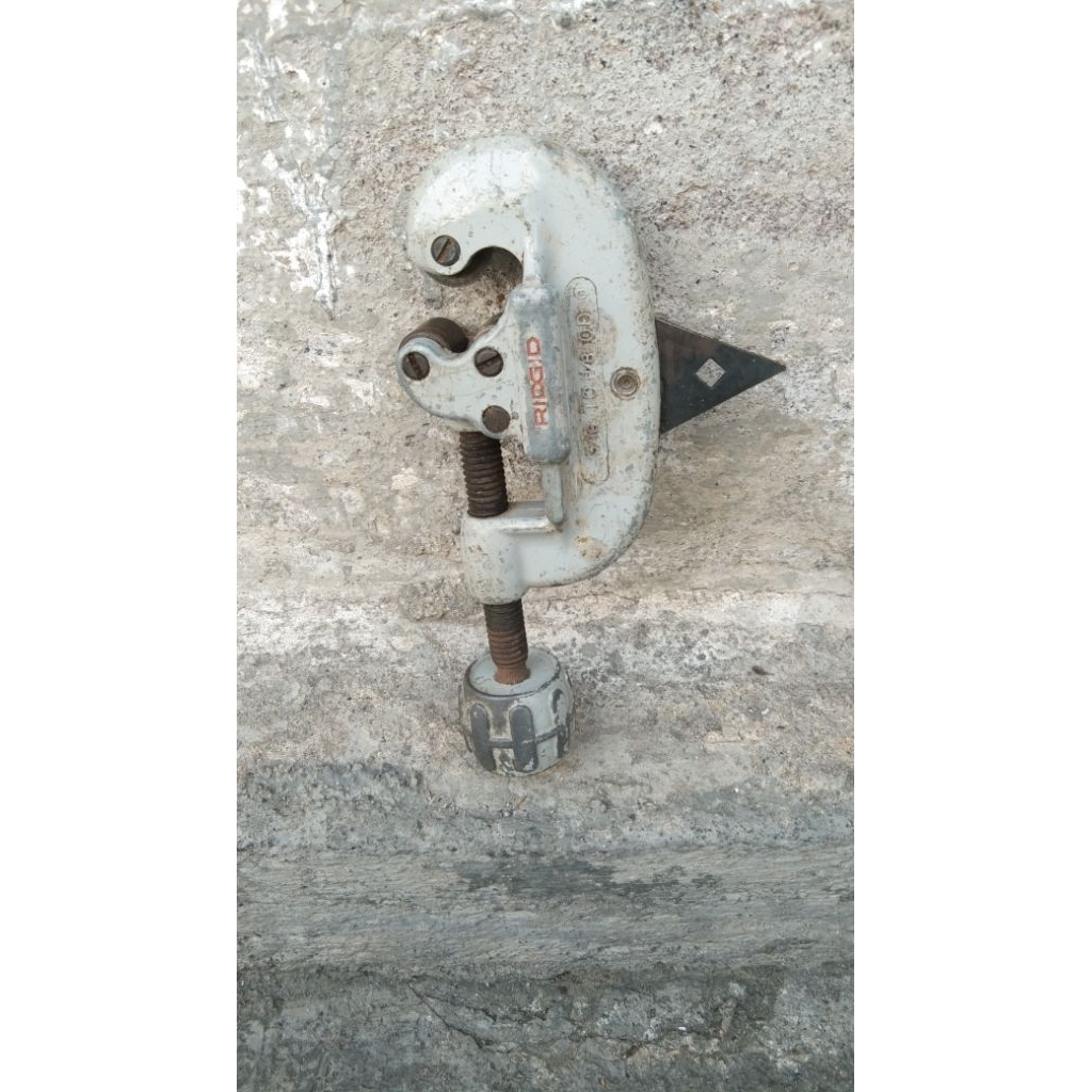 alat pemotong pipa ridgid no 15