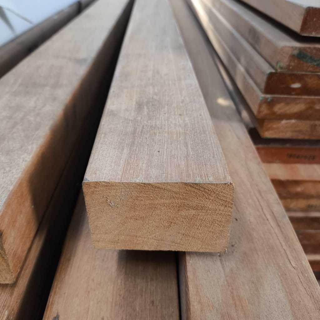 Lantai Kayu Fasad Kisi Kisi Partisi Kaso Bengkirai - usuk reng rangka balok Bangkirei