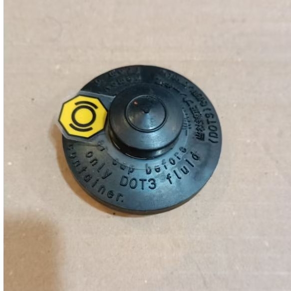 Tutup tabung minyak master rem mobil Toyota dan Daihatsu original