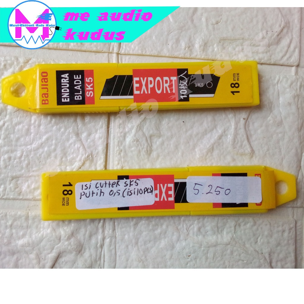 

ISI CUTTER SK5 PUTIH 0,5 (ISI 10PCS)