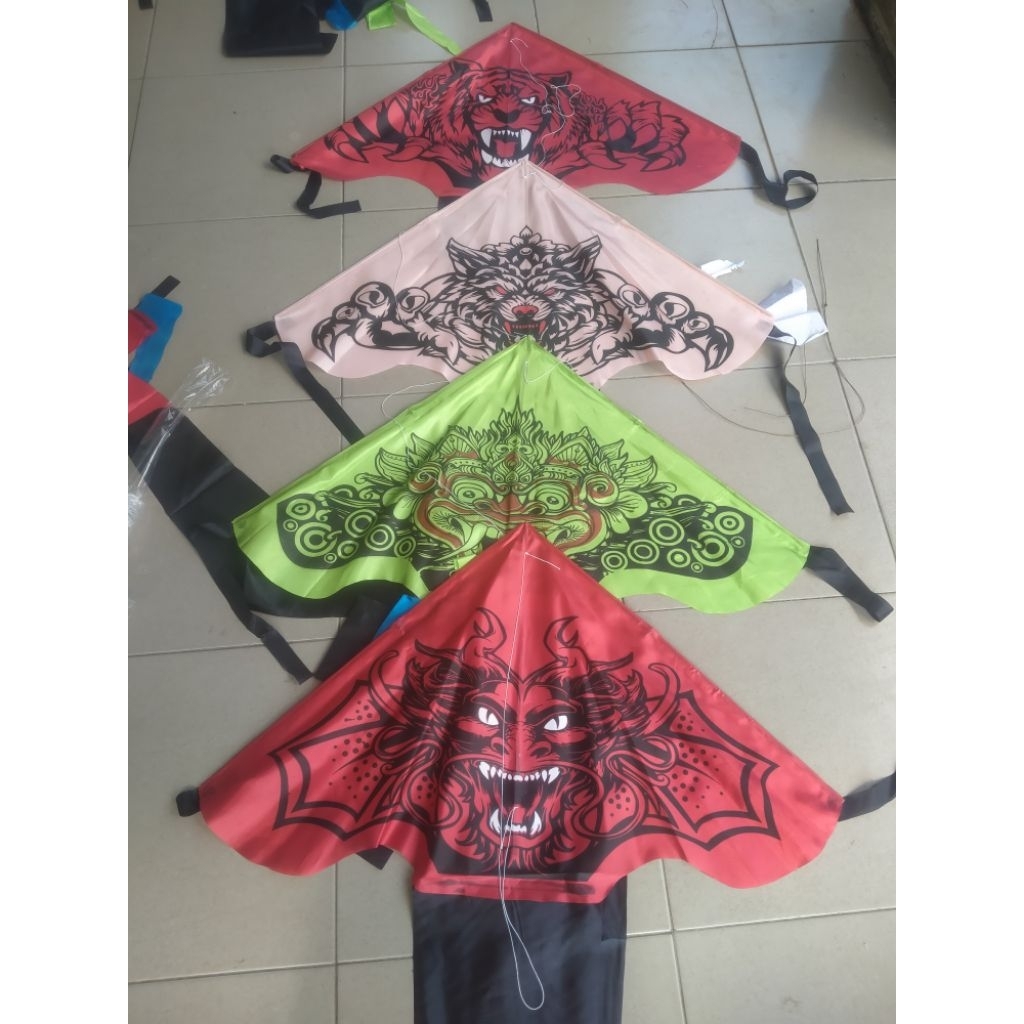 layangan delta 2 warna/layangan hias 2 warna