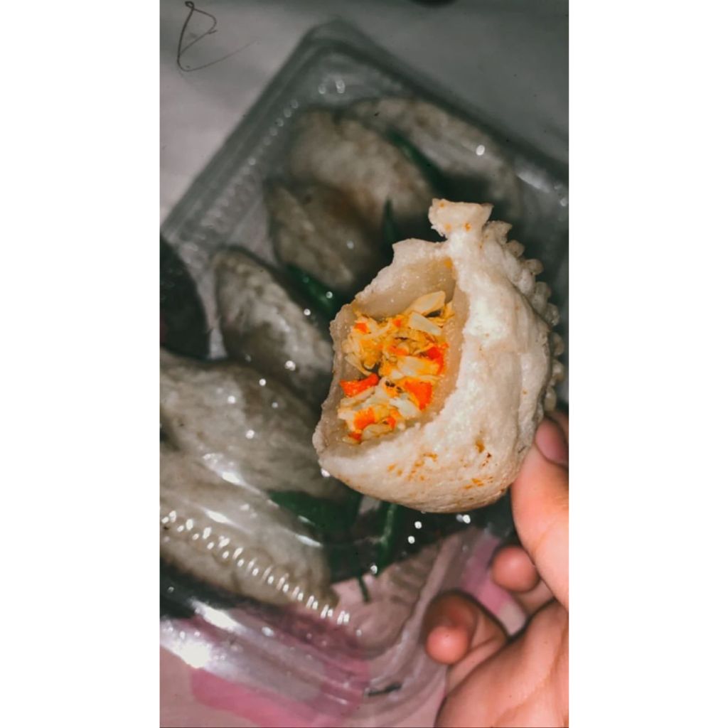 

Cireng isi ayam suwir pedas Jumbo isi 5-8 pcs