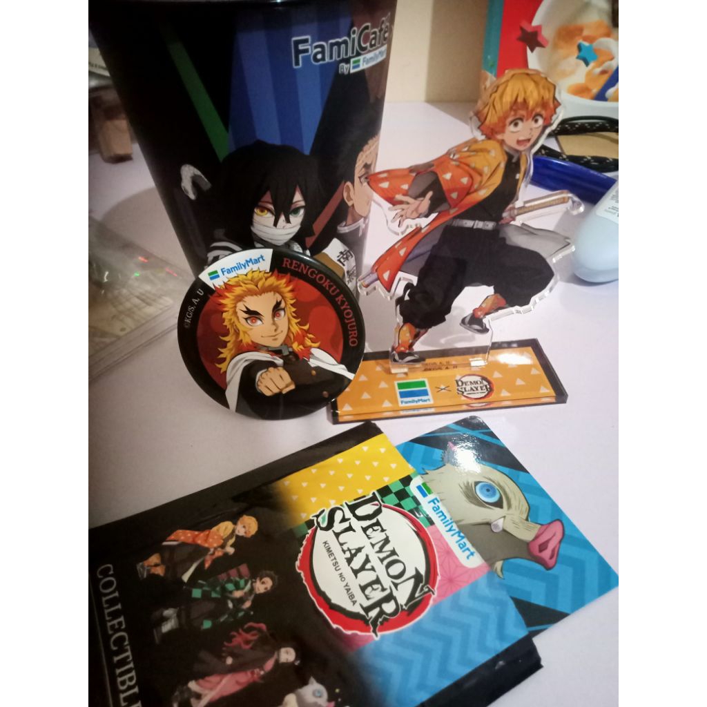 MERCH OFF KNY X FAMILY MART (PIN, STANDEE, CARD)