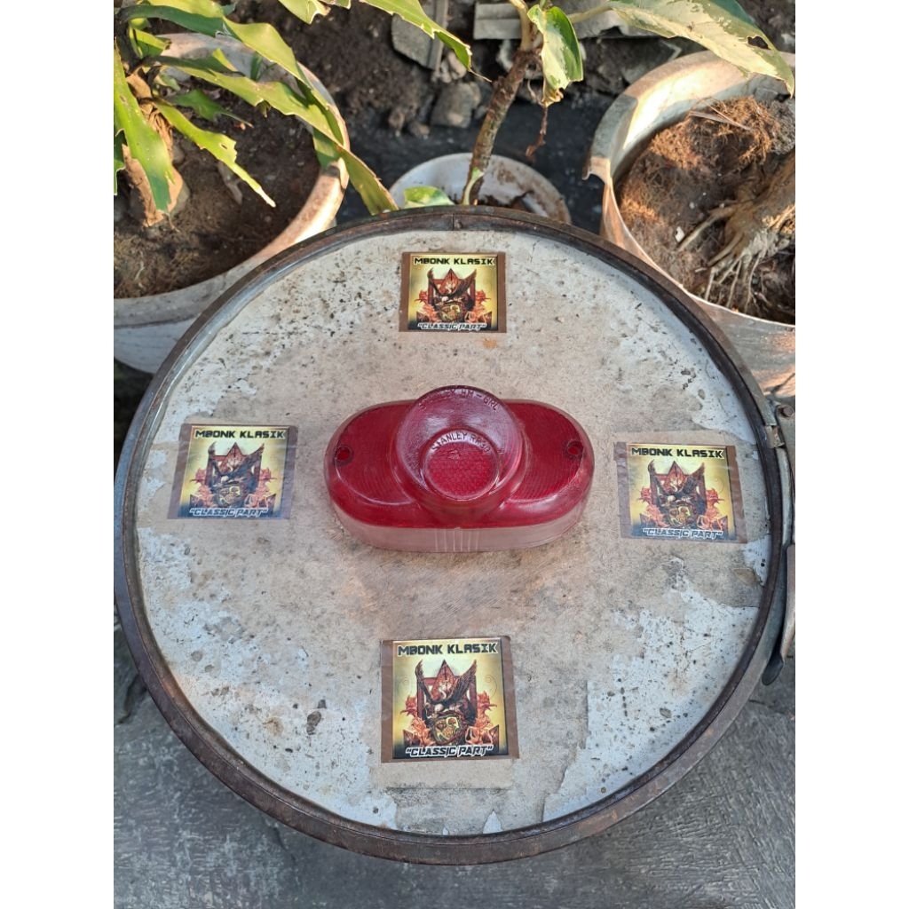 mika stoplamp pispot c50 c70 c90 s90 pispot NON ORIGINAL stoplamp lampu belakang honda c50 pispot c7