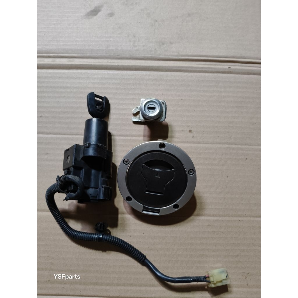 kunci CBR250rr set kontak tangki dan jok