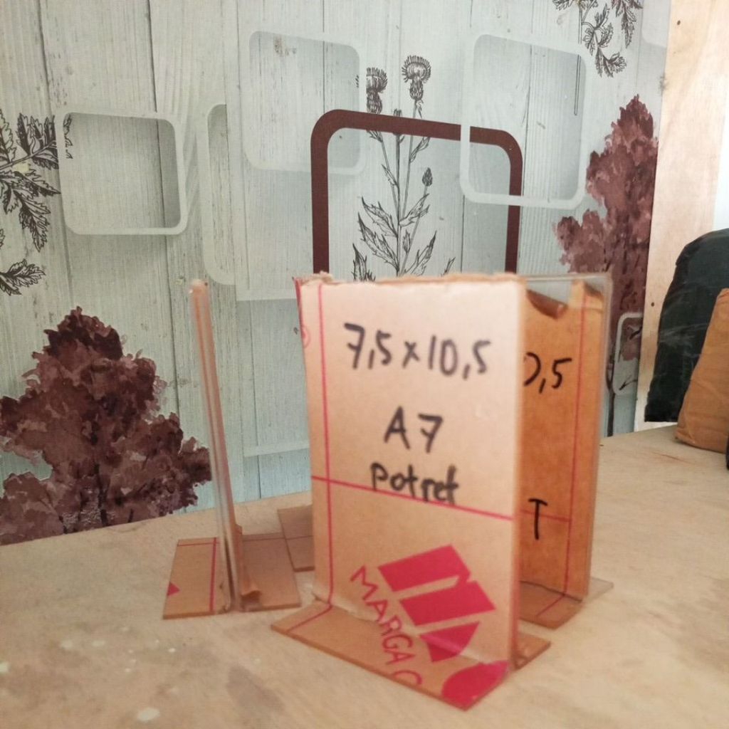 

Holder Brosur / Standing Akrilik A7/ Nomer Meja