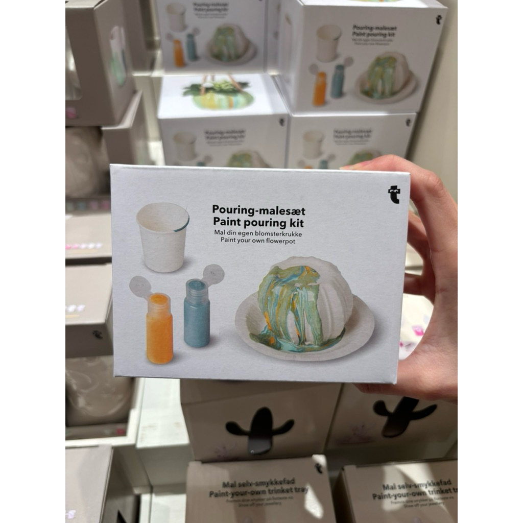 

Flying Tiger DIY Flowerpot Paint Pouring Kit - Pot Bunga