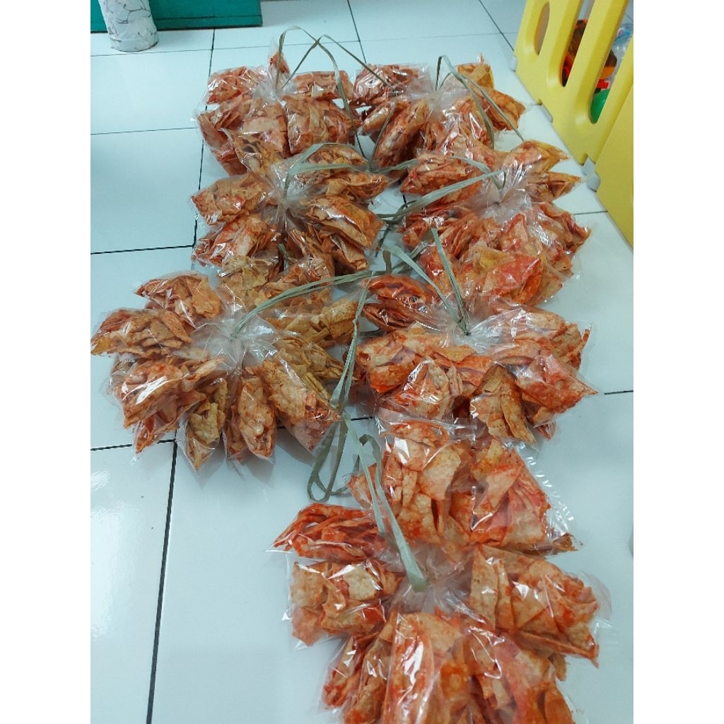 

Kripik tortila kemasan sachet