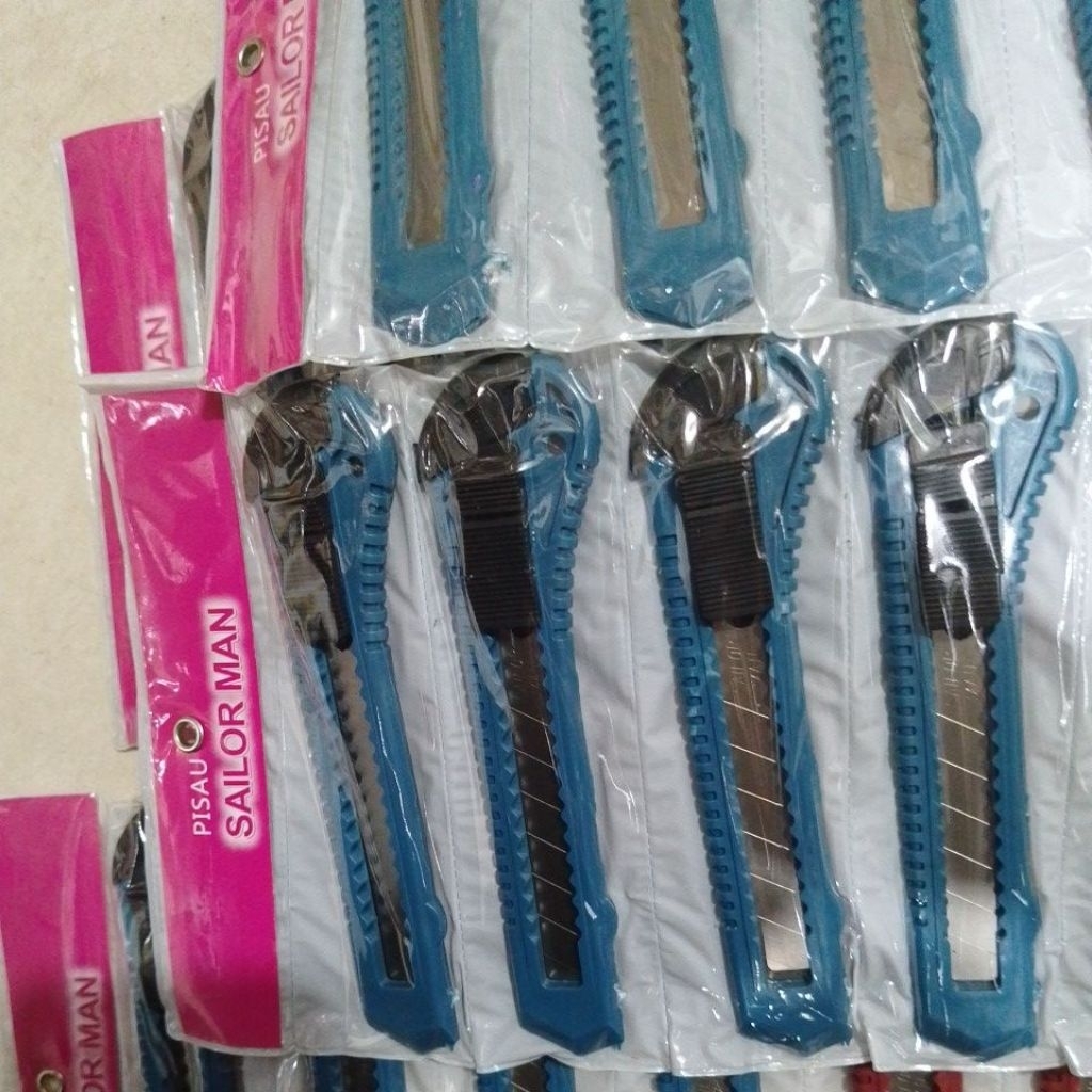 

Pisau Cutter Sailor Man × 4 pcs