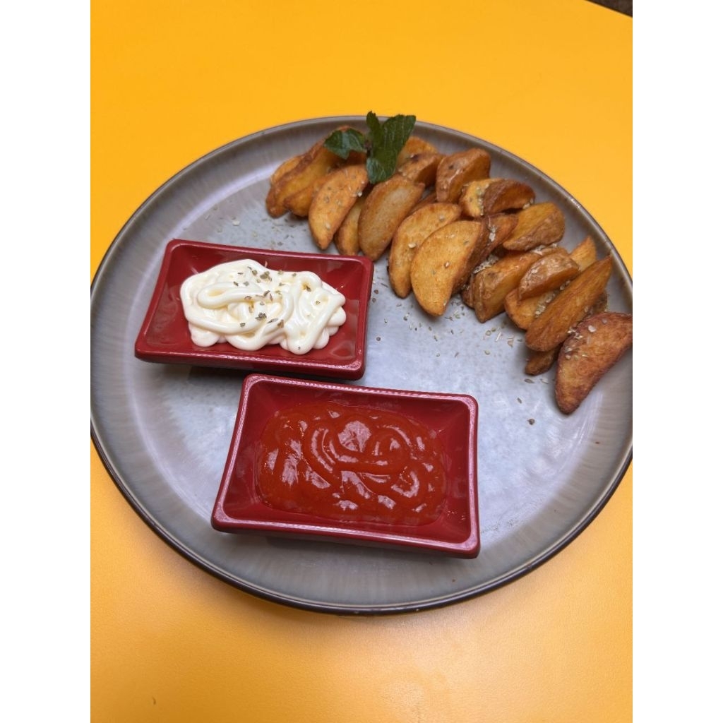

platter snack potato wedges