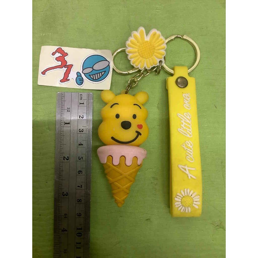 gantungan kunci winnie the pooh