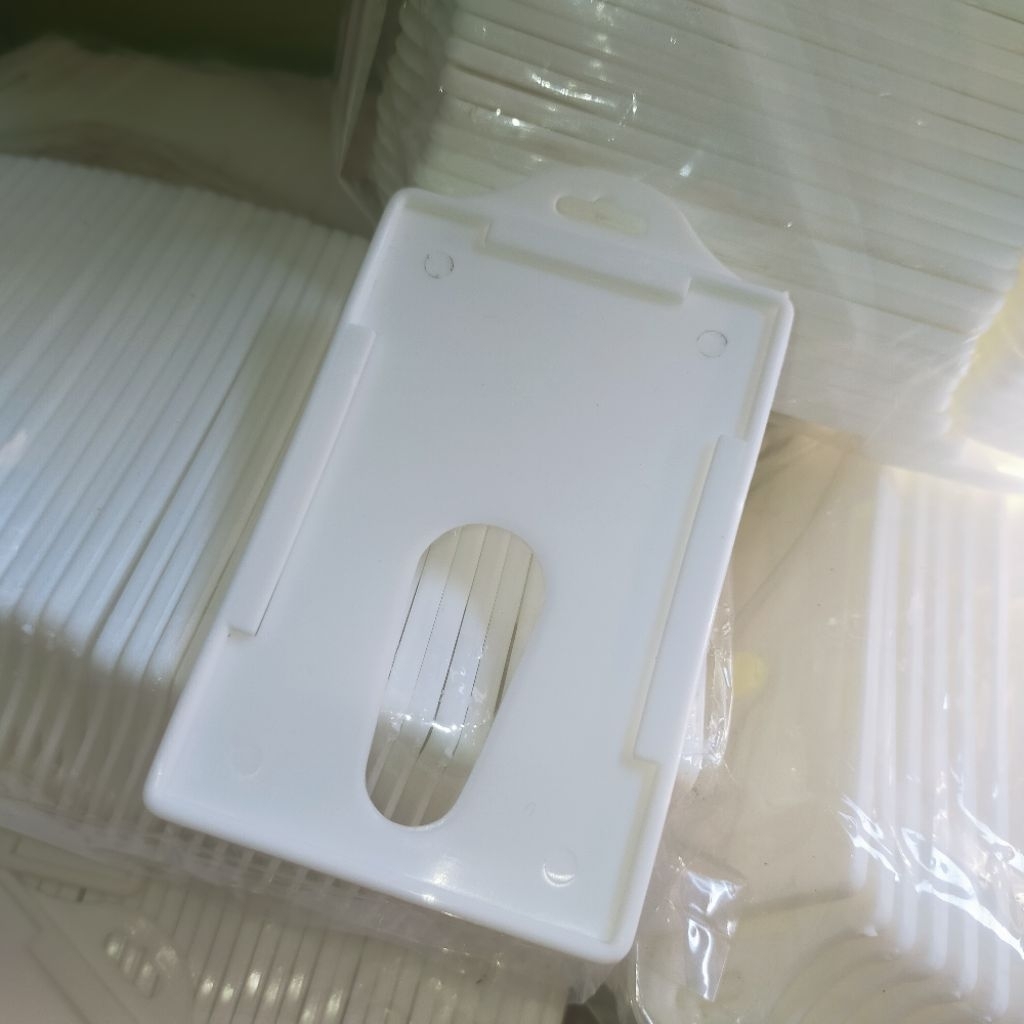 

Case ID Card Putih Ready Stok Tanpa Tali