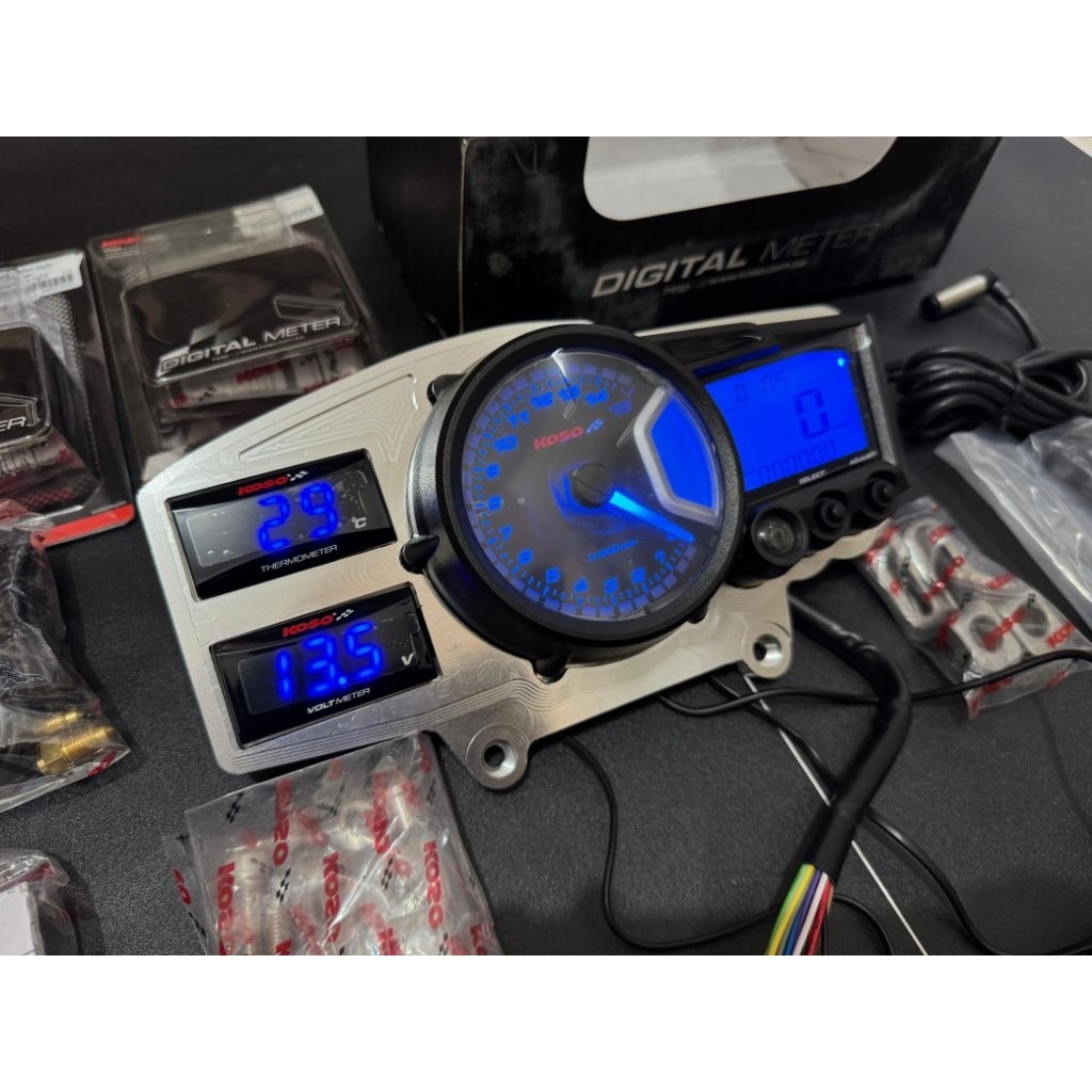 SPEEDO SPEEDOMETER KOSO RX2+ VOLTMETER THERMOMETER BRACKET CNC PNP NINJA RR OLD RR NEW ZX