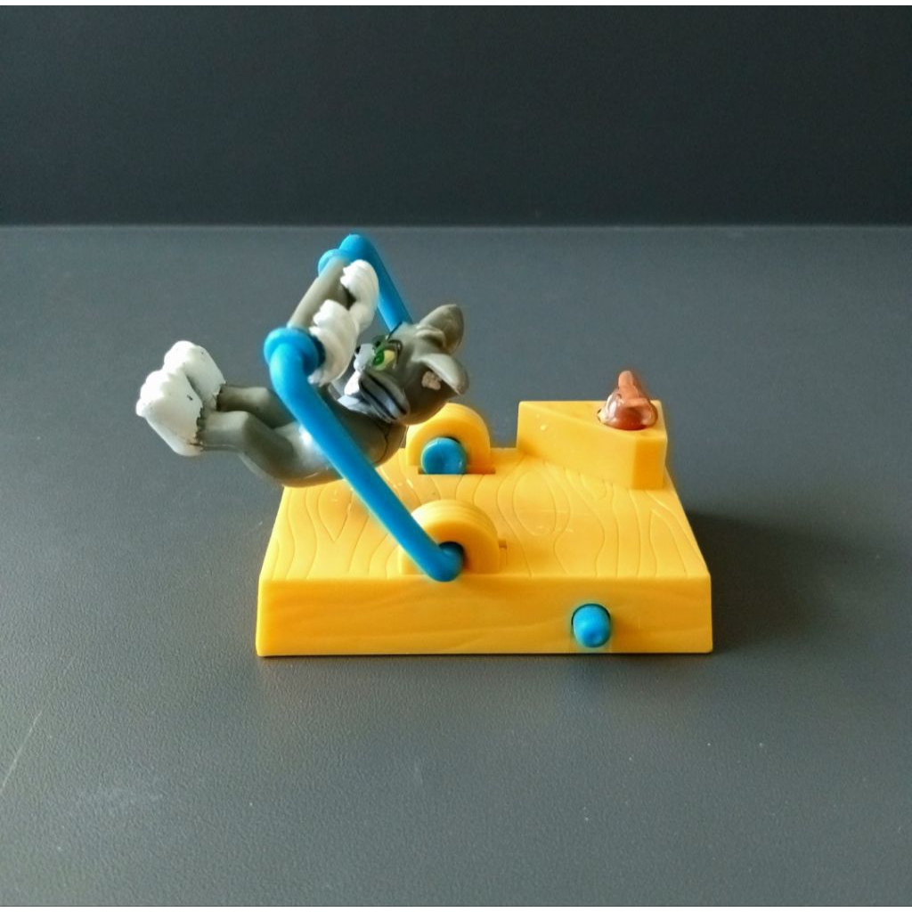 mainan figure Tom and Jerry