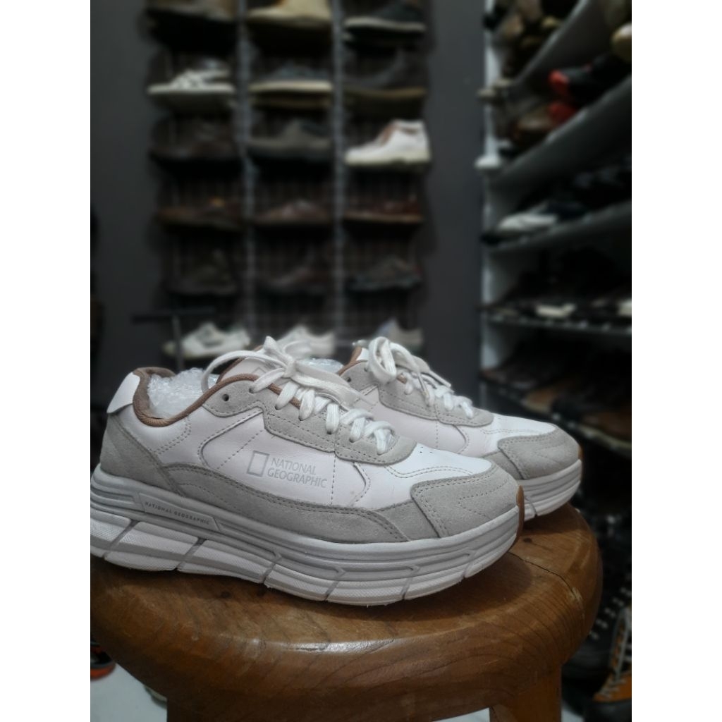 Sepatu sneakers outdoor natgeo national geographic size 39