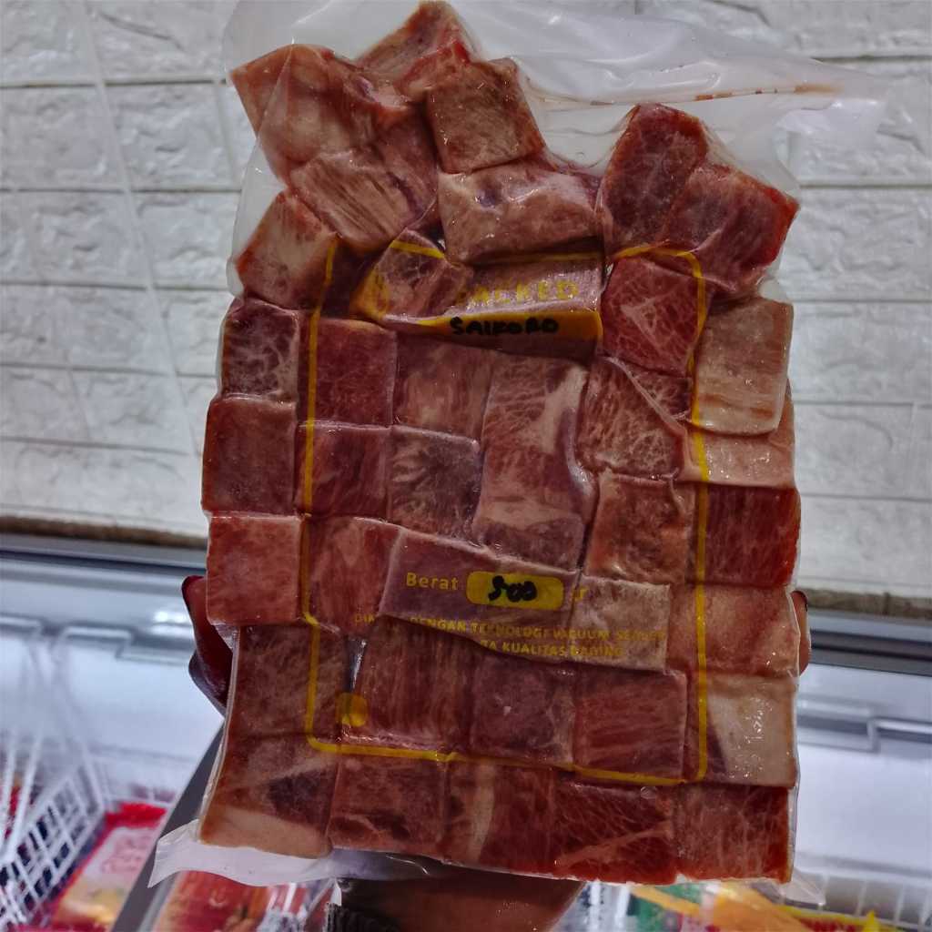 

Daging SAIKORO 500gr Meltique Cube - Daging Sapi Saikoro - Kheiza Frozen
