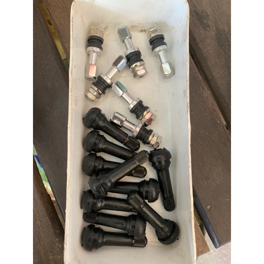 Pentil ban tubeless motor