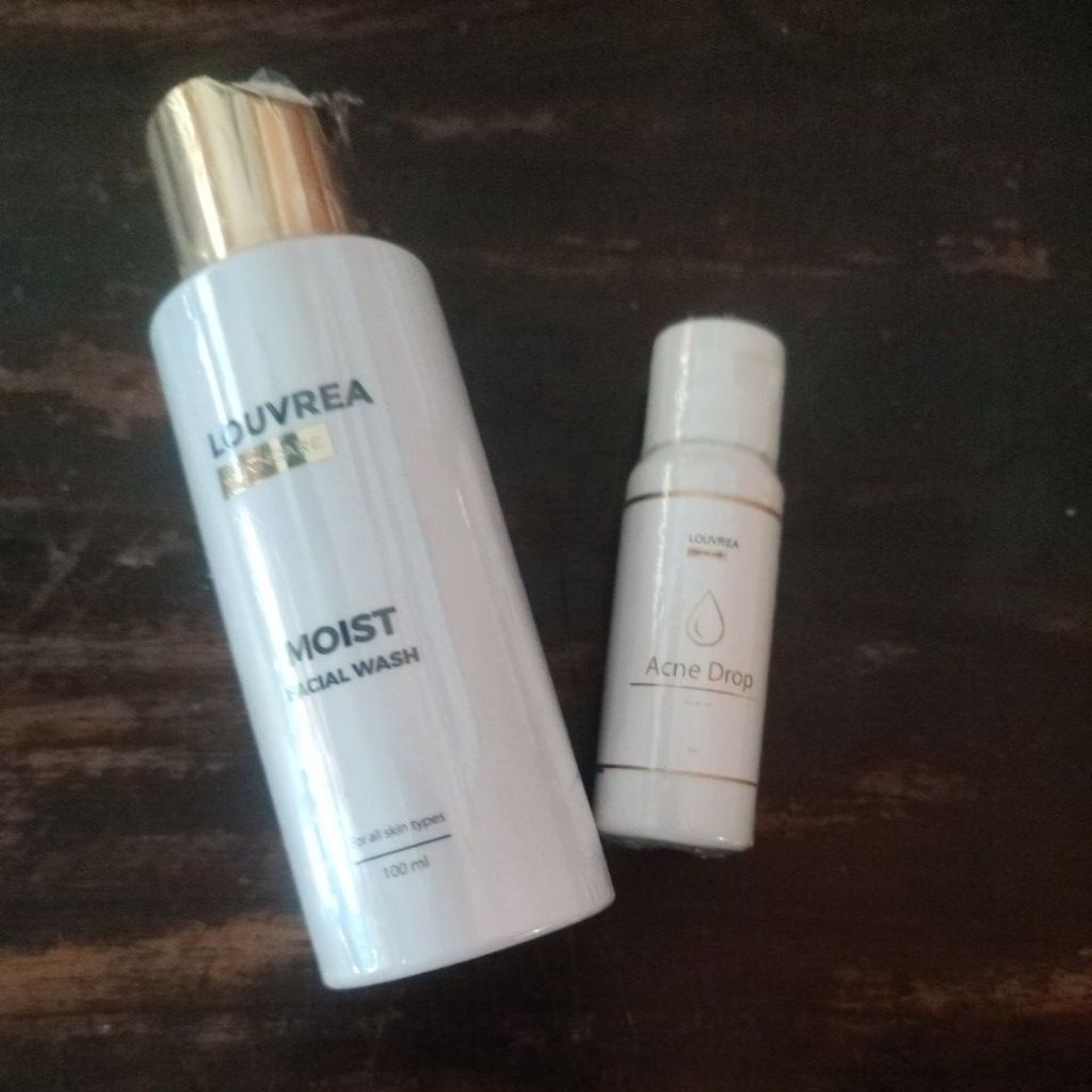 Louvrea Paket bundling Facial wash dan acne Drop/paket louvrea isi sesuai gambar etalase