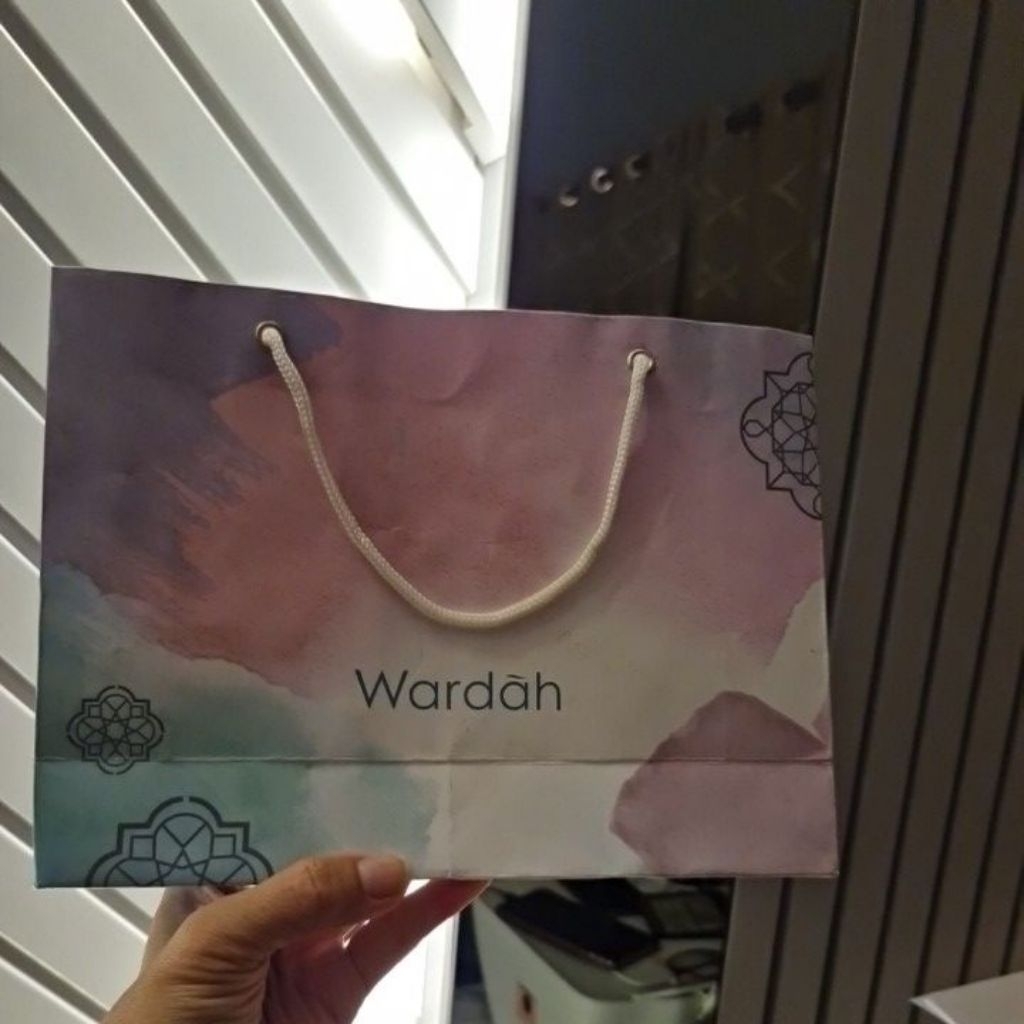 

Paper bag wardah warna warni
