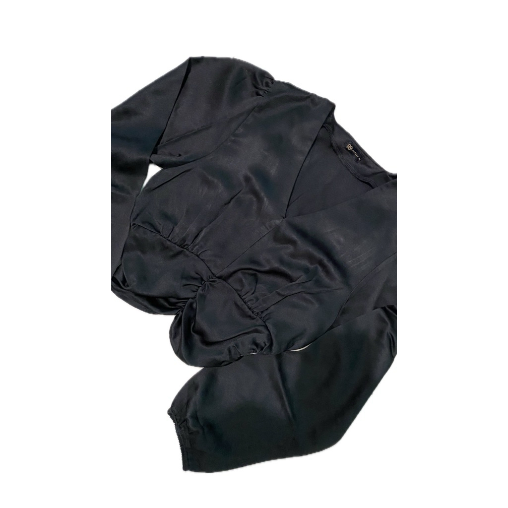 Preloved blouse satin