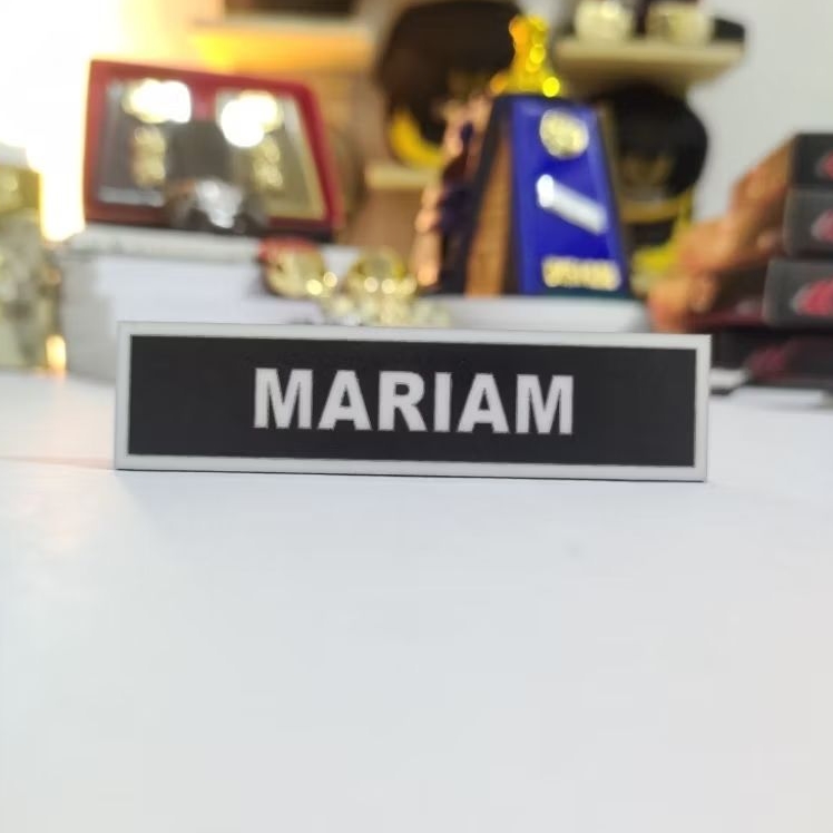 

Papan Nama Grafir Huruf Rata Lis Putih Nametag Grafir Huruf Rata Lis Putih best seller